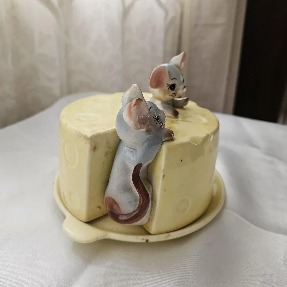 Vintage Tilso Japan Ceramic Mouse Covered Cheese Dish